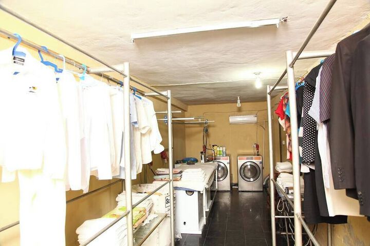 Room 10 of 24