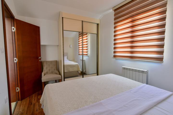 Room 20 of 80