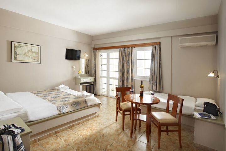 Room 6 of 32