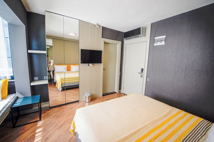 Room 12 of 39