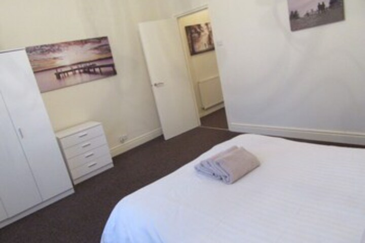 Room 14 of 16