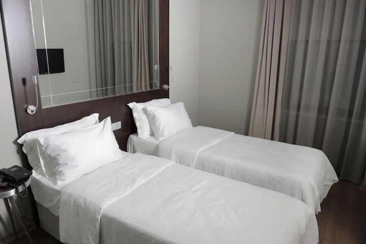 Room 30 of 93