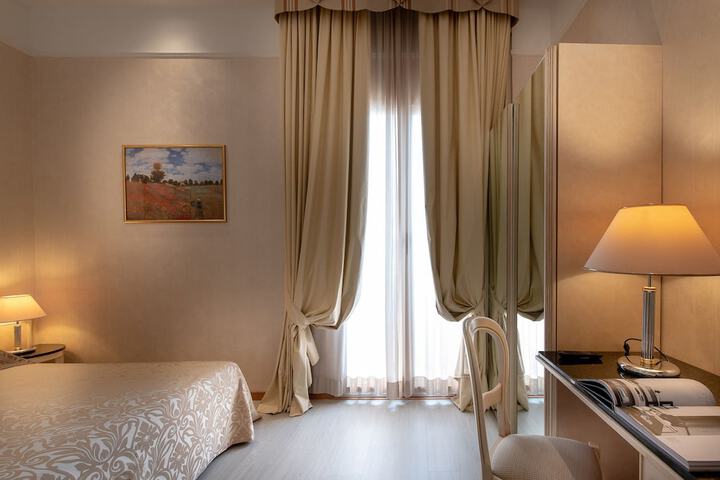 Room 15 of 53