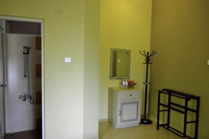 Room 10 of 20