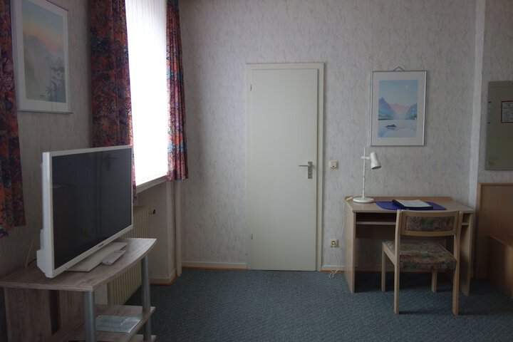 Room 21 of 50