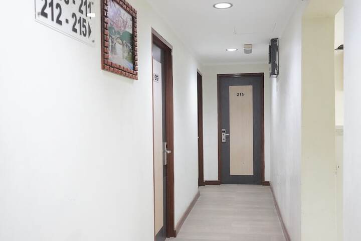 Ballroom/Hall 24 of 30