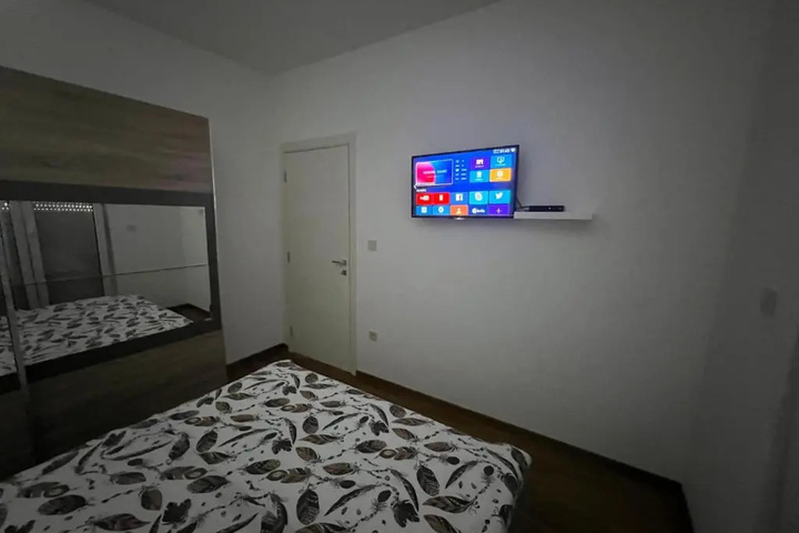 Room 4 of 13