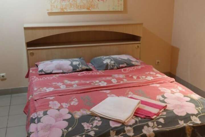 Room 12 of 28