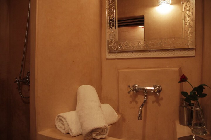 Room 42 of 65