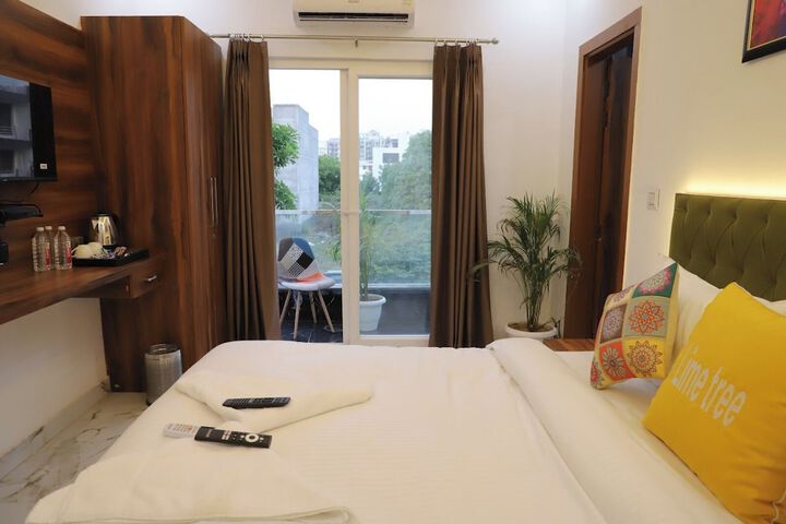 Room 9 of 17