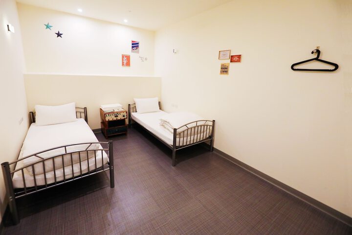 Room 62 of 98
