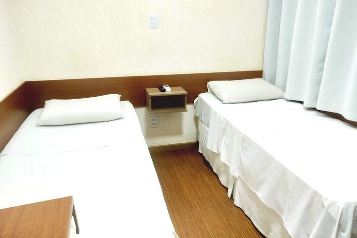 Room 8 of 38