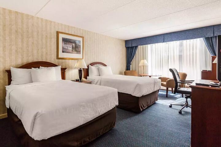 2 Double Beds (4 of 4)