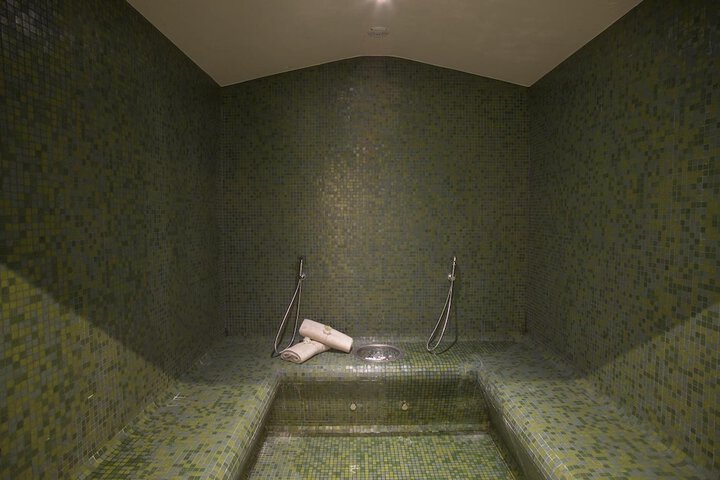 Spa 44 of 60