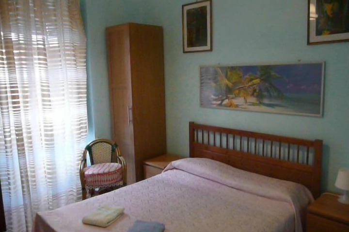 Room 6 of 20