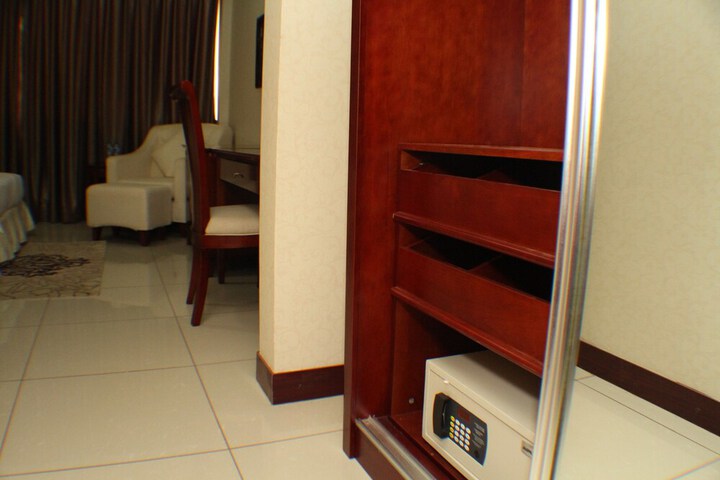 Room 12 of 34