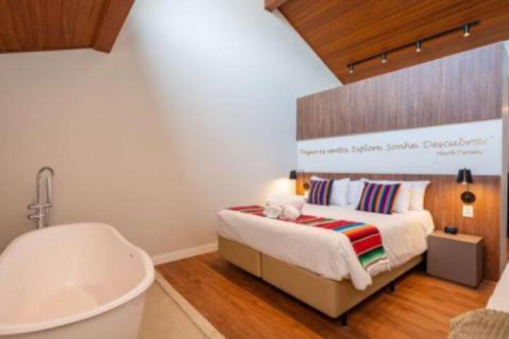 Apartamento Duplex com 2 jacuzzis privativas no Wanderlust Hotel