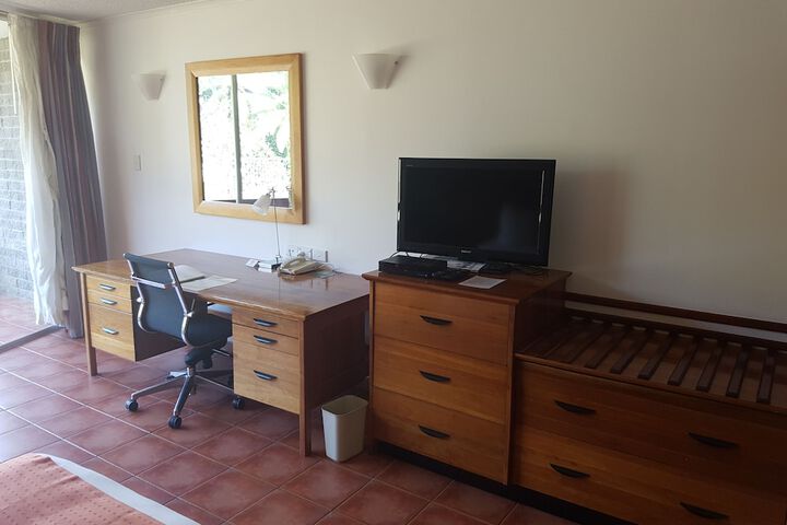 Room 2 of 113