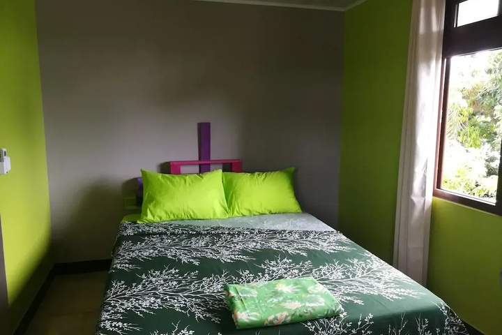 Room 6 of 17