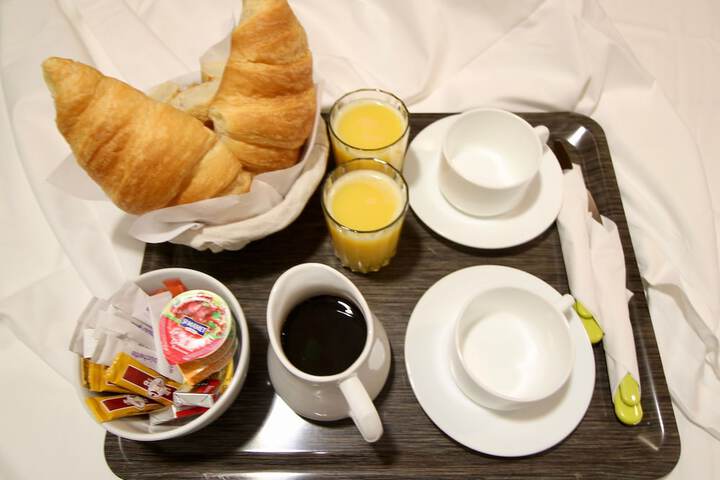 Breakfast/Coffee Service 66 of 71