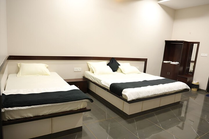 Room 9 of 23
