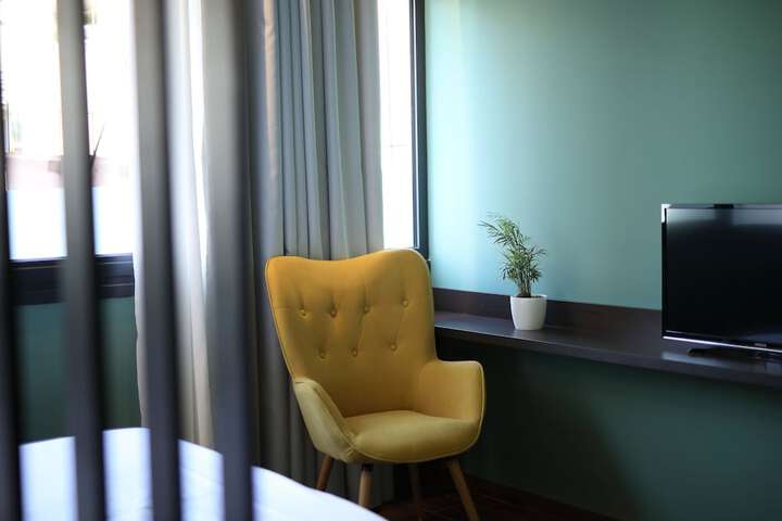 Room 25 of 39