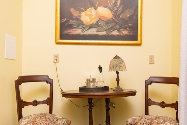 Room 11 of 39