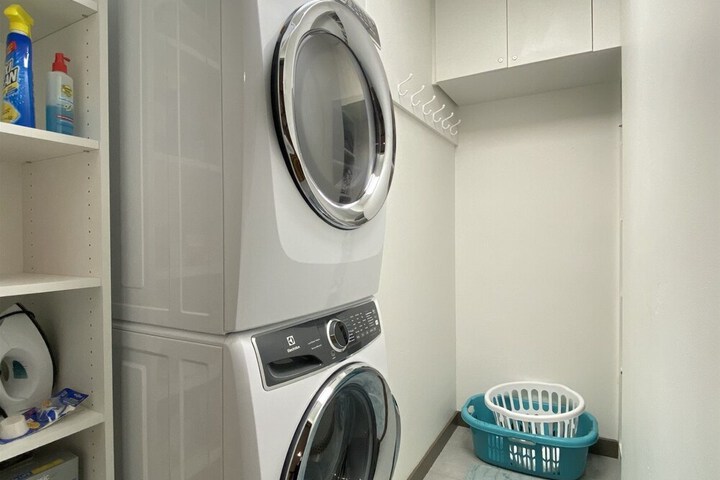 Laundry 25 of 62