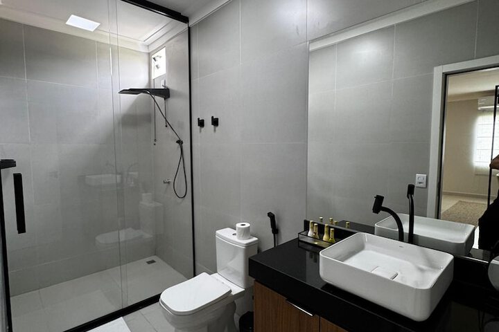 Room 18 of 25