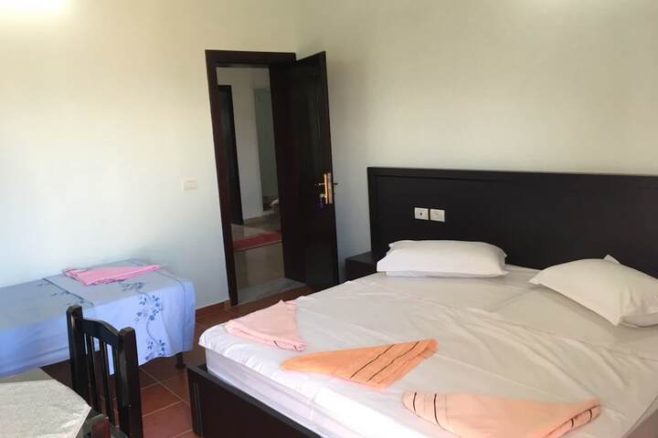 Room 9 of 43