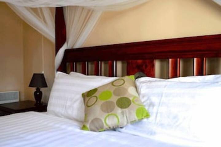 Room 28 of 105