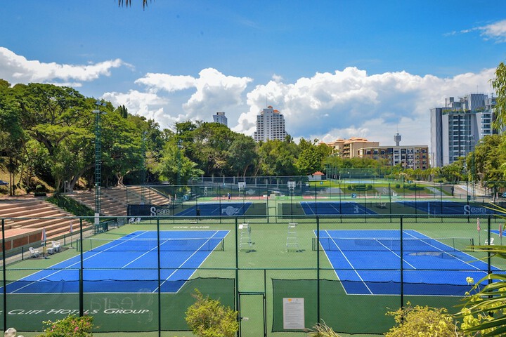 Tennis court