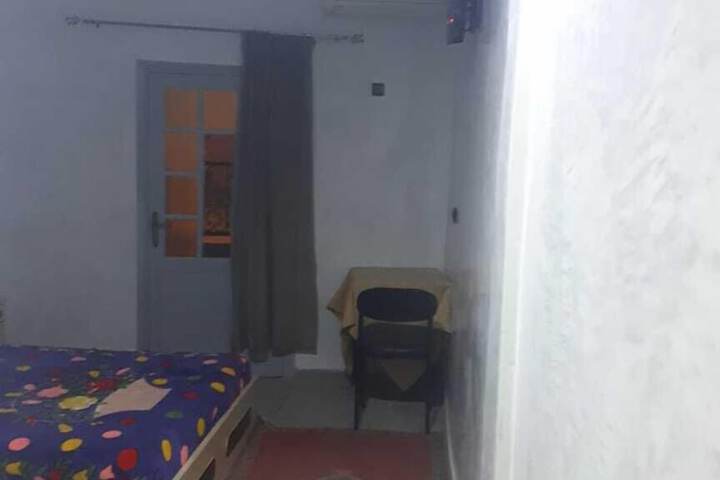 Room 2 of 25