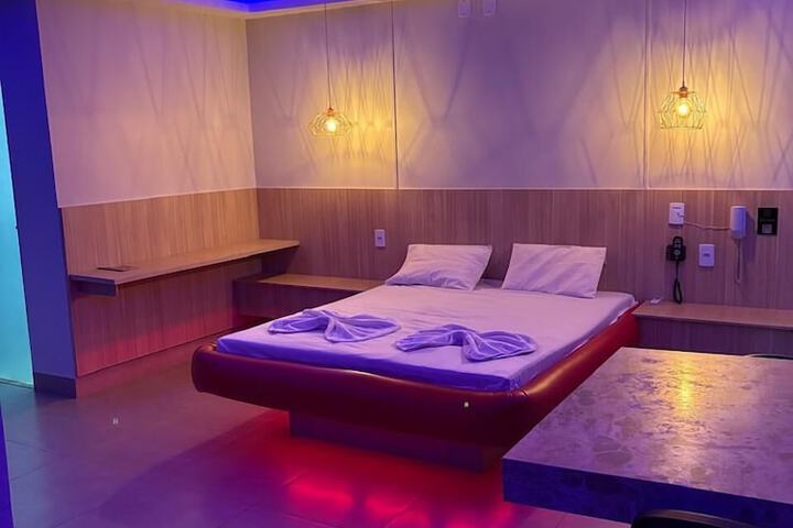 Room 9 of 15