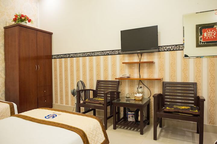 Room 4 of 153