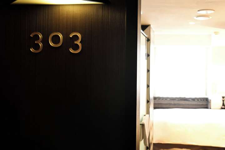 Room 49 of 146
