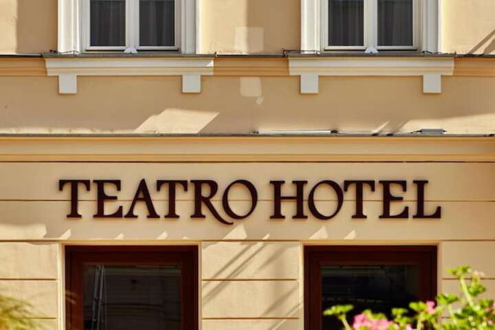 Hotel 53 of 56