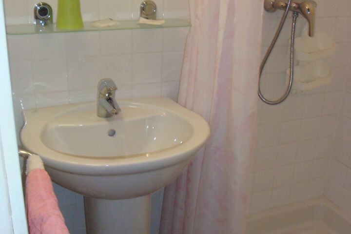 Room 14 of 22