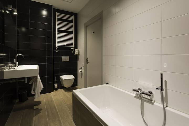 Room 42 of 53
