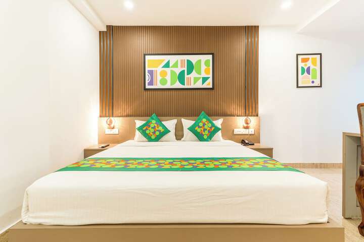 Room 13 of 40