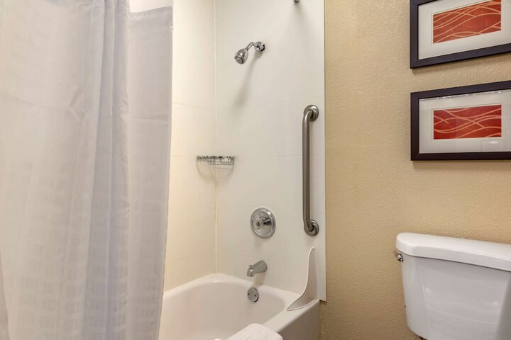 Room 30 of 48
