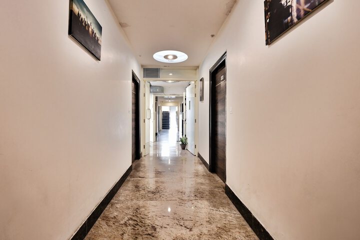 Ballroom/Hall 67 of 74