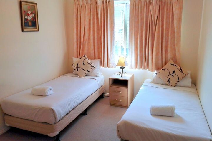 Room 10 of 38