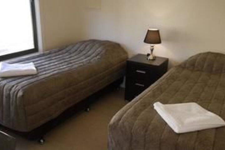 Room 10 of 21