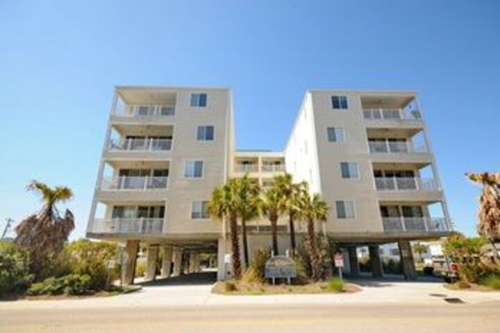 Ocean Breeze Luxury Villas by Elliott Beach Rentals