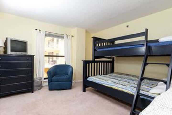 Room 25 of 47