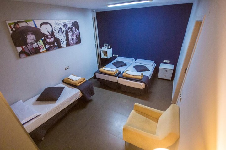 Room 18 of 42