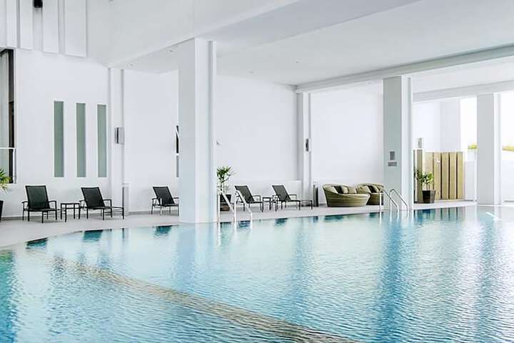 Hotel with Pool