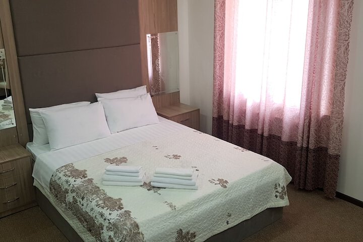 Room 33 of 51