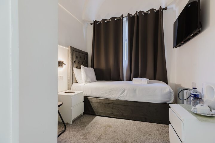 Room 82 of 125